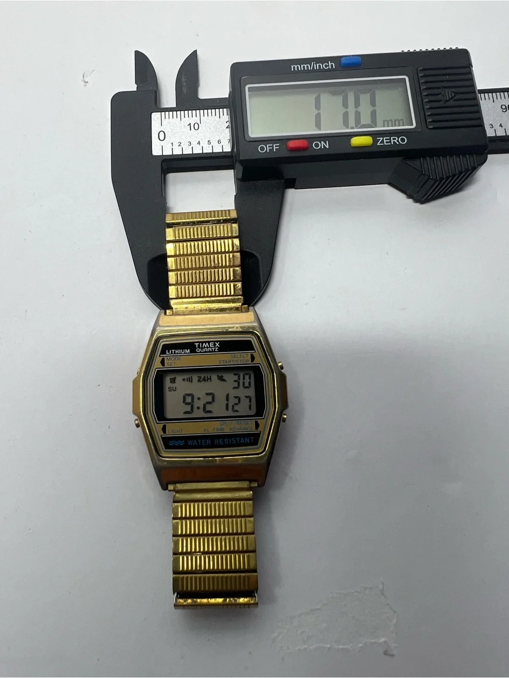 (623)VintageTimex Gold-Tone Digital Quartz Watch with Stretch Bracelet